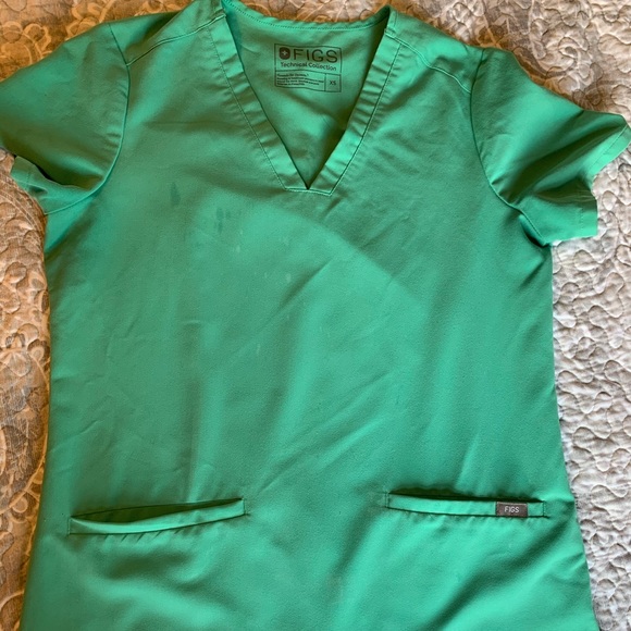 Figs Tops - Figs surgical three pocket scrub top